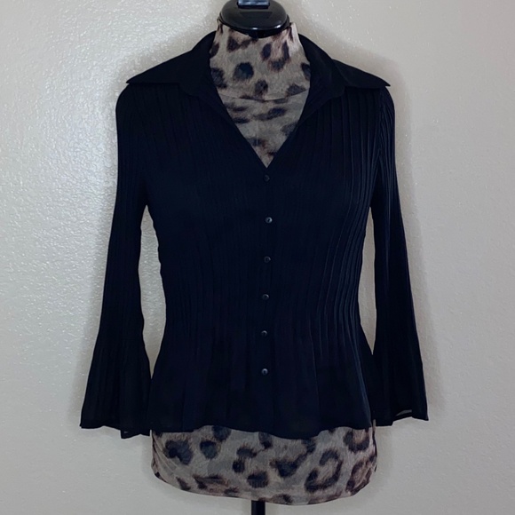 Sunny Leigh Pleated Chiffon Black Button Up Flare Sleeves Fitted Button Down S - Picture 1 of 9